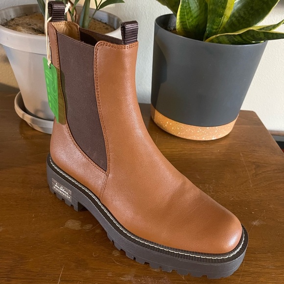 NEW IN BOX Sam Edelman Laguna Chelsea Boot Tawny Brown - Sizes 9 + 9.5 - Picture 2 of 8